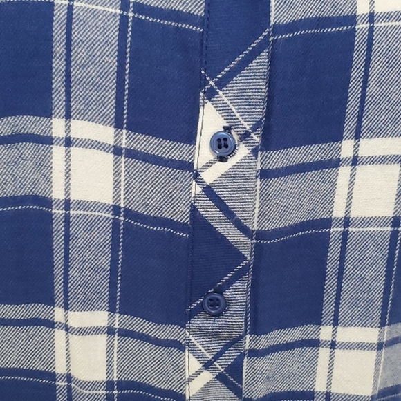 Beautiful blue flannel button down top - Picture 2 of 6